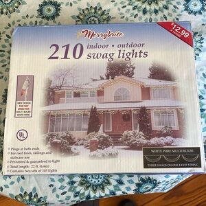 Merrybrite 210 indoor-outdoor swag lights